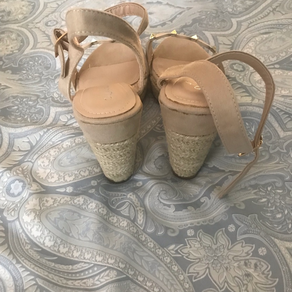 Sandals - Picture 4 of 4
